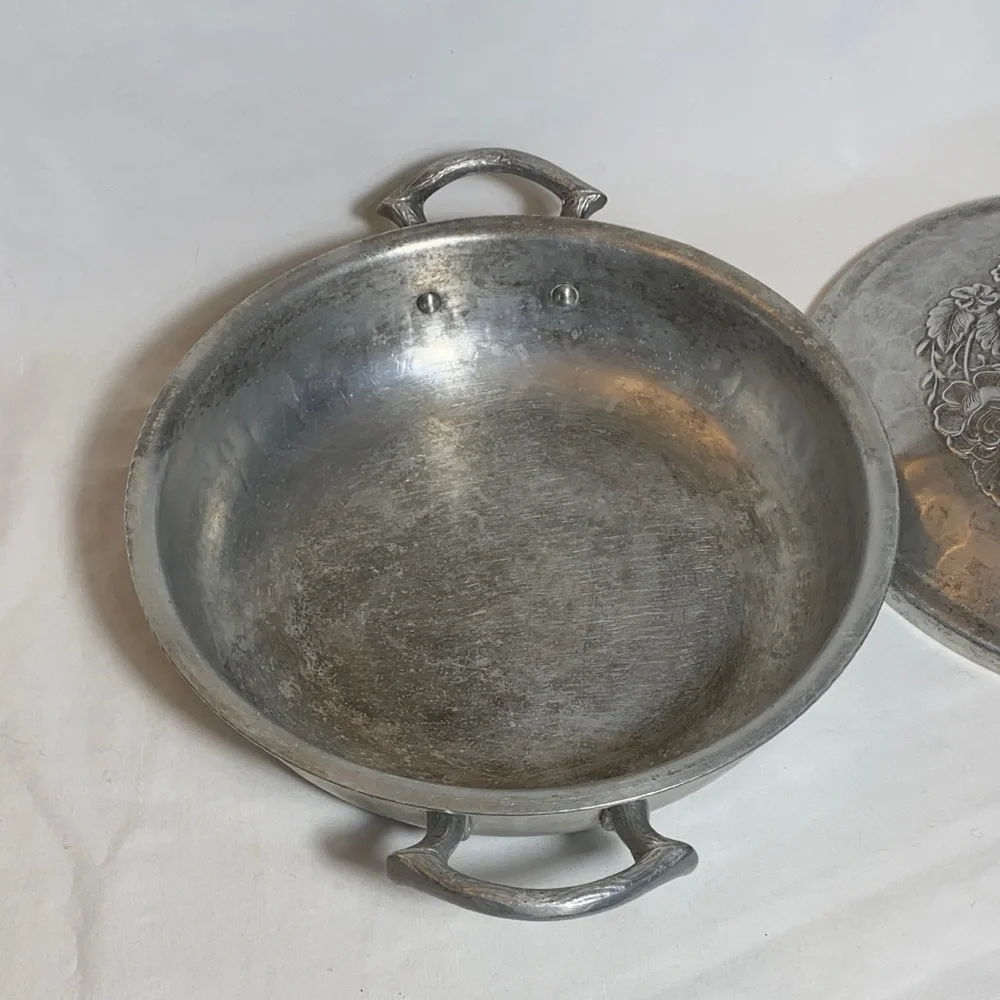 Vintage Everlast Hand-forged Aluminum 10” Casserole with Decorative Lid